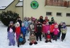 Dzieci podczas zajęć w ramach Zimowej Akademii Przyrody